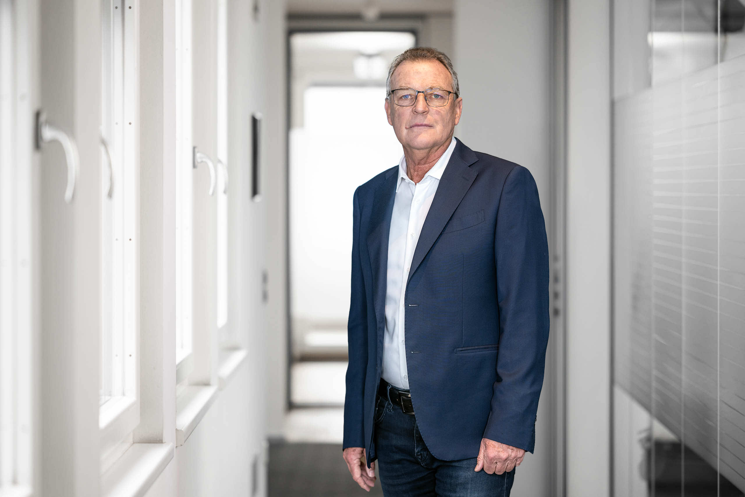 Dr. Karl Hellweger